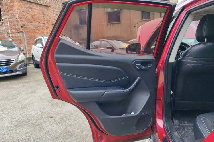 Used Soueast DX3 2019 DX3X Cool Qi 1.5L Manual Luxury Model
