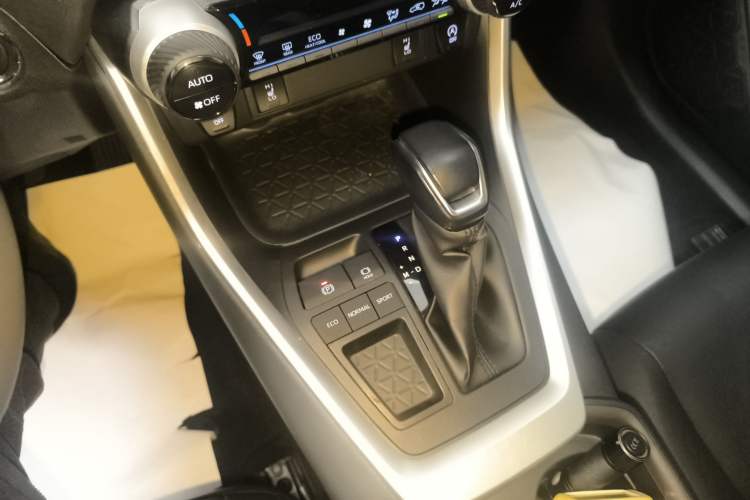 Used Toyota RAV4 2020 2.0L CVT Two-Wheel Drive Fashion PLUS Edition
