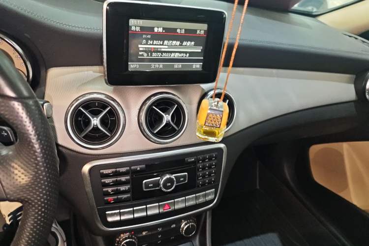 Used Mercedes-Benz GLA 2015 GLA 220 4MATIC Fashion Model
