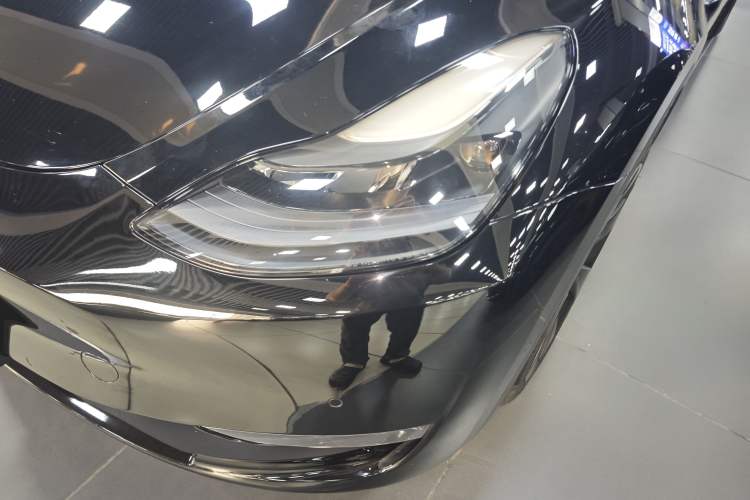 Used Tesla Model Y 2021 Long-Range All-Wheel-Drive Version 3D7
