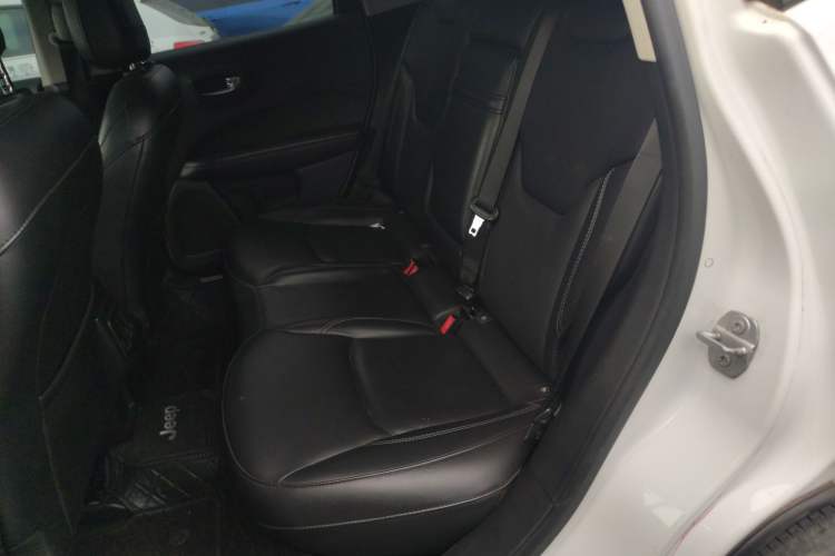 Used Jeep Compass 2017 200T Automatic Family Edition
