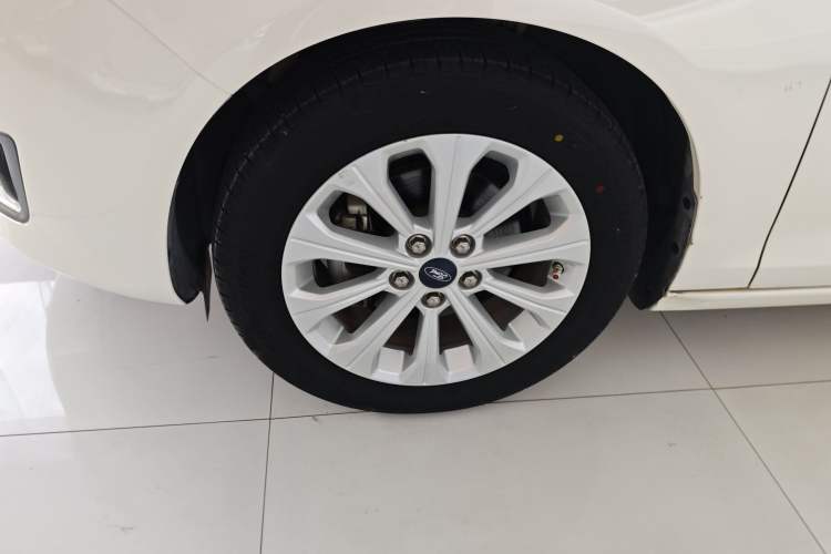 Used Ford Escort 2015 1.5L Automatic Fashion Model