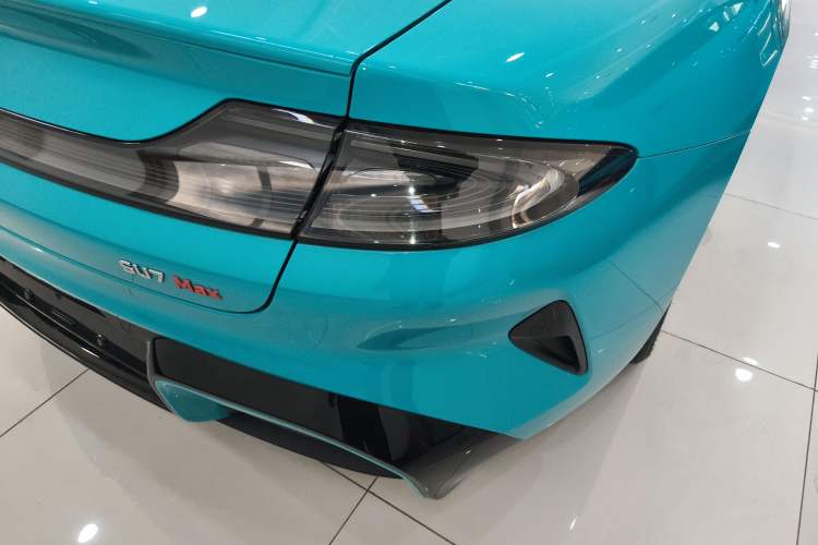 Used  SU7 2024 Four-Wheel Drive Ultra-Long Range Advanced Intelligent Driving Max Edition
