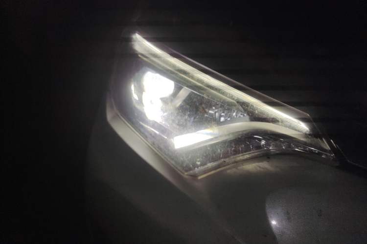 Used Toyota RAV4 2019 2.0L CVT Two-Wheel Drive Fashion X Limited Edition China VI Standard