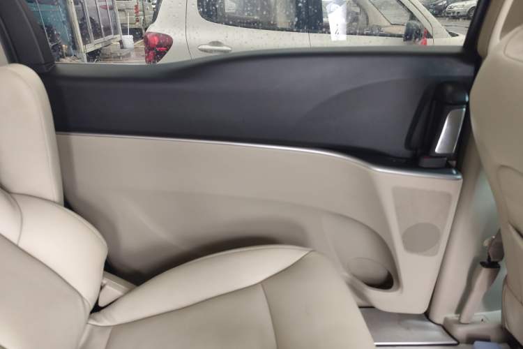 Used Buick GL8 2018 28T Comfort Model China VI Standard
