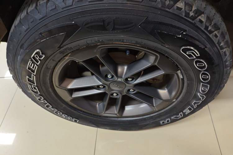 Used  Wrangler 2016 3.0L Sahara 75th Anniversary Edition
