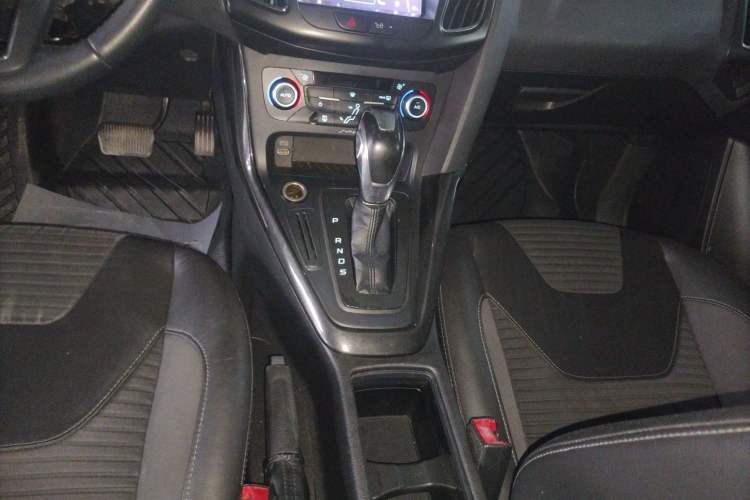 Used Ford Focus 2015 Hatchback 1.6L Automatic Fashion Edition