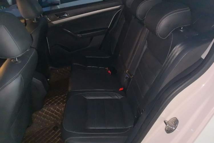 Used Volkswagen Lavida 2017 1.6L Automatic Comfort Edition
