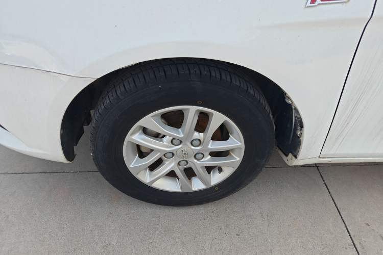 Used Geely Auto Emgrand 2017 Sedan Million Edition 1.5L Manual Luxury Model
