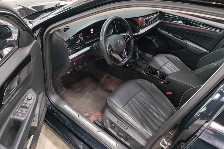 Used Volkswagen Passat 2023 330TSI Prestige Edition
