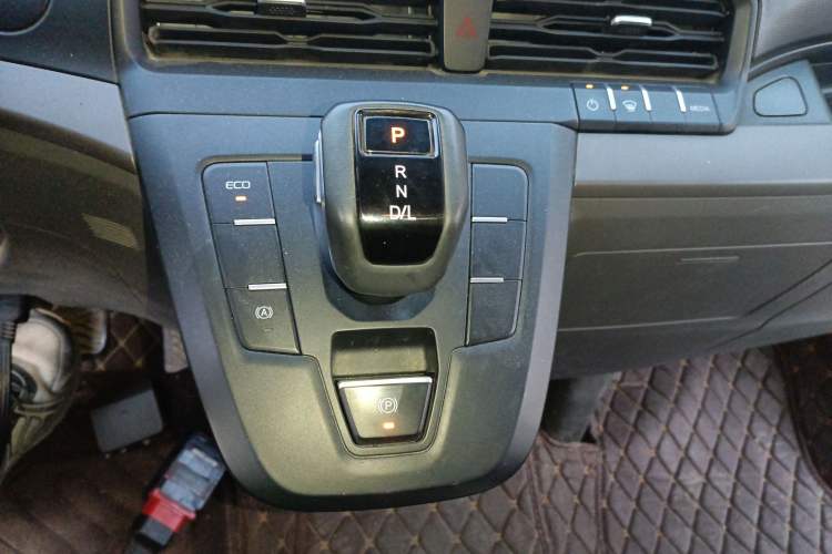 Used Ford Transit 2023 2.0T Diesel Automatic Multi-Function Commercial Vehicle Short Wheelbase Low Roof 5/6 Seats