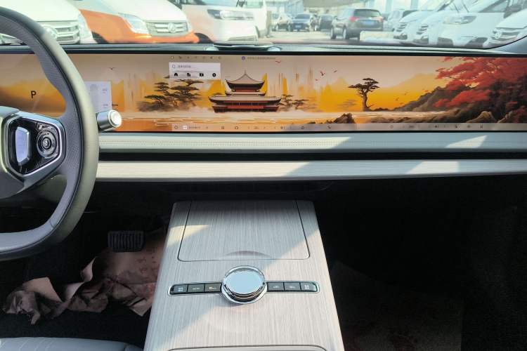 Used  E8 2024 550 km Range Rear-Drive Dragon Edition