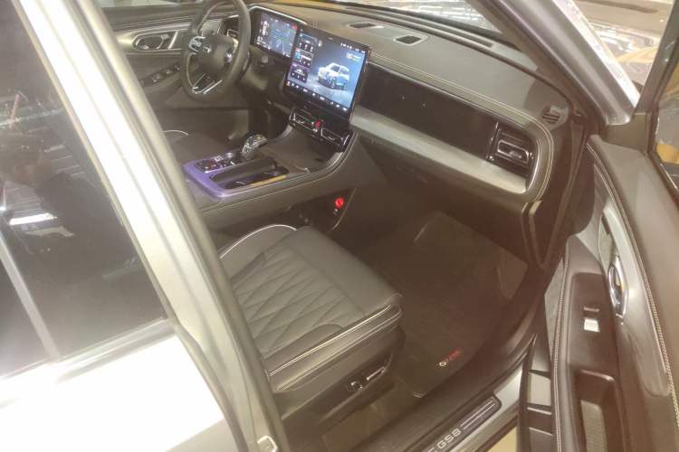 Used GAC Trumpchi GS8 2022 Flagship Series 2.0 TGDI Four-Wheel Drive Luxury Smart Connectivity Version (7 Seats)