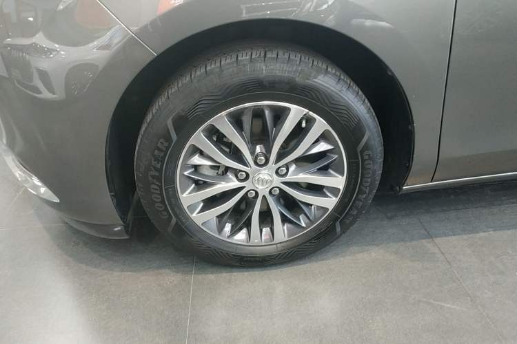 Used Buick GL8 2017 ES 28T Luxury Model China V Standard
