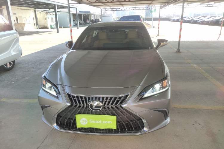 Used Lexus ES 2023 200 Excellence Edition
