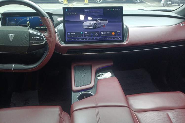 Used  SL03 2023 200Max Range-Extended Version
