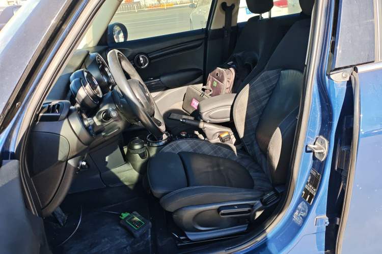 Used  MINI 2016 1.5T COOPER Five-Door Edition
