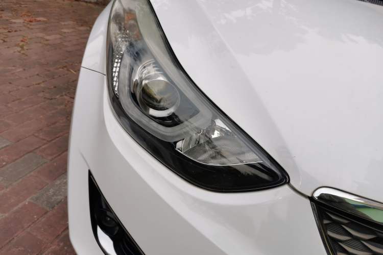 Used Hyundai Elantra (5th Generation / Langdong) 2016 1.6L Automatic Smart Version