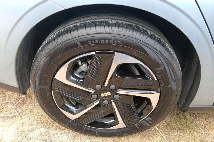 Used  L6 2025 EM-i 140km Starship Edition