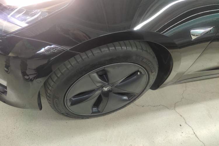 Used Tesla Model 3 2019 Long-Range Rear-Wheel-Drive Version