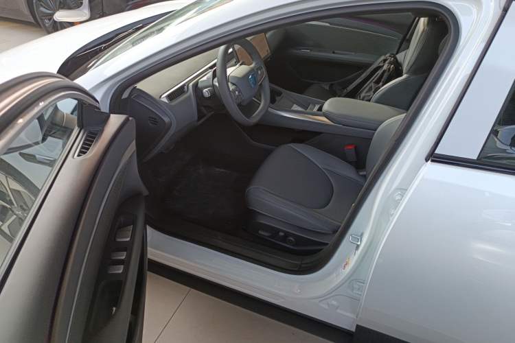 Used XPeng MONA M03 2025 620 Ultra-Long Range Plus
