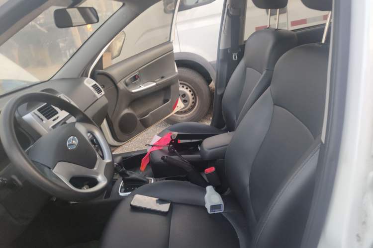 Used  300E 2017 Standard Model