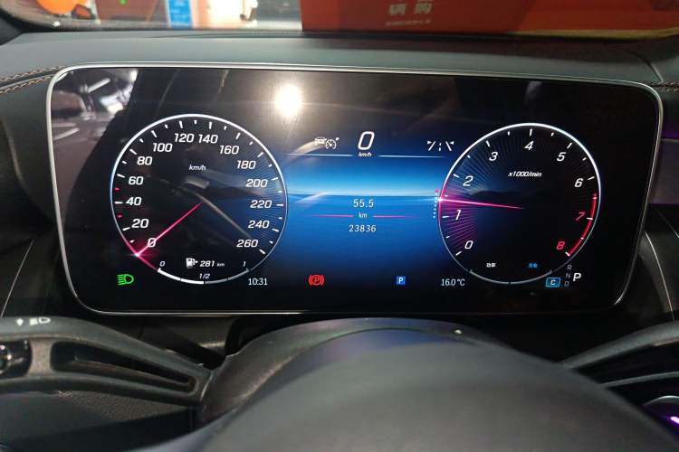 Used Mercedes-Benz GLC 2023 GLC 260 L 4MATIC Luxury Model 5 Seats
