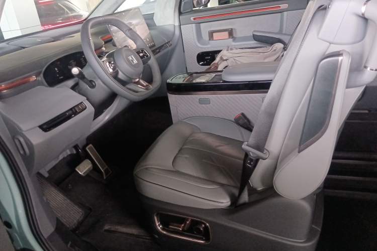 Used Zeekr MIX 2025 Intelligent Driving Version
