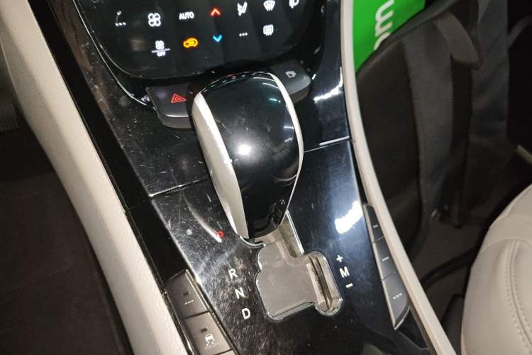 Used Luxgen Great 7 SUV 2015 2.2T Two-Wheel-Drive ZhiZun Version
