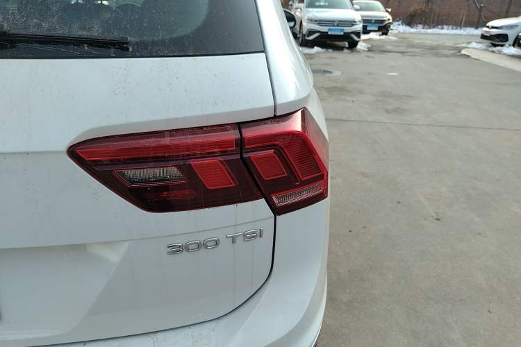 Used Volkswagen Tiguan L 2024 300TSI Automatic Two-Wheel Drive Smart Edition
