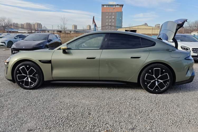 Used  SU7 2024 Rear-Drive Standard Founder Edition
