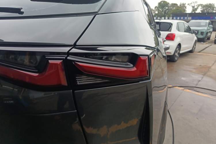 Used Oshan Z6 2022 Blue Whale 1.5T DCT Luxury Model