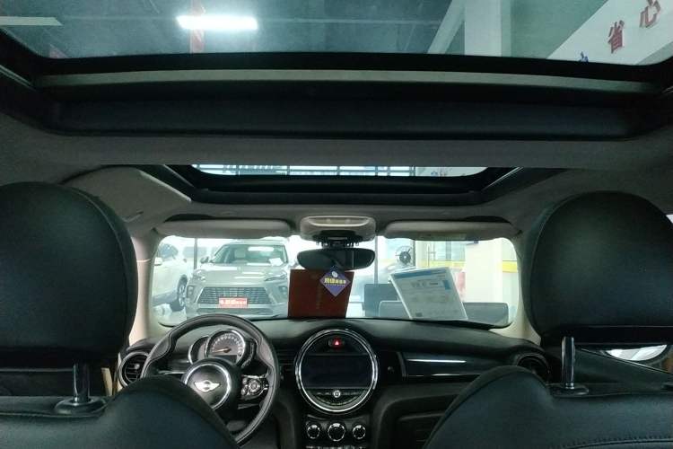 Used  MINI 2018 1.5T COOPER Artist
