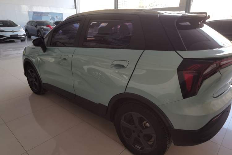 Used Geometry E Firefly 2022 401 km Linglong Tiger 4 Seats
