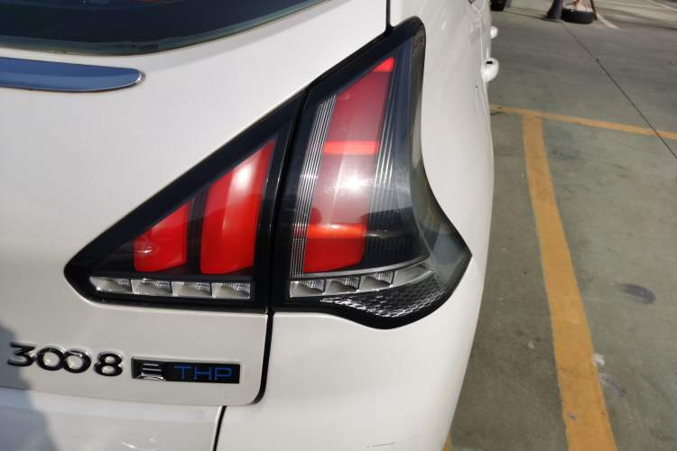 Used Peugeot 3008 2016 1.6THP Automatic Classic Edition
