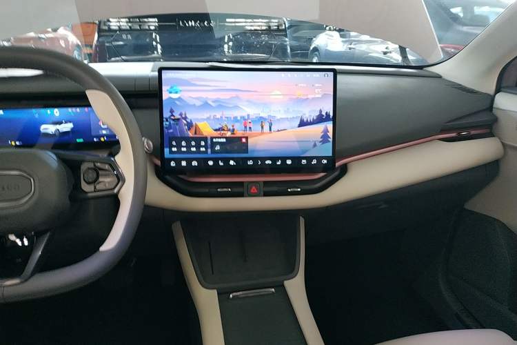 Used Lynk & Co 06 EM-P 2023 EM-P 126 Long-Range Halo
