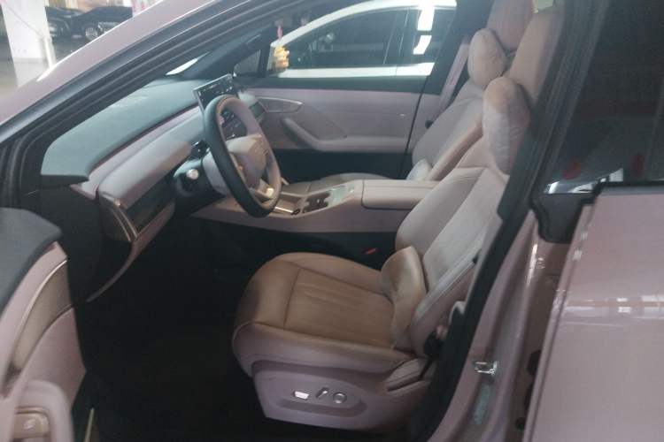 Used ONVO L60 2024 60 kWh Rear-Drive Version
