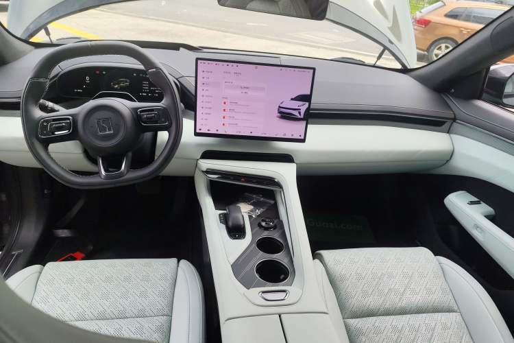 Used Zeekr 001 2025 WE Edition 100 kWh Rear-Wheel Drive
