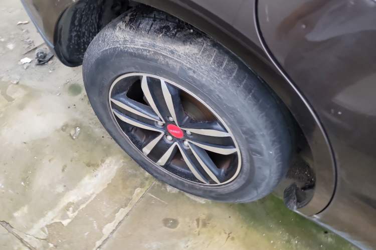 Used Geely Auto GX7 2015 Sports Edition 2.0L Automatic Luxury Model
