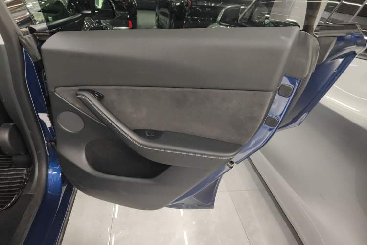 Used Tesla Model Y 2021 Standard Range Rear-Wheel Drive Version
