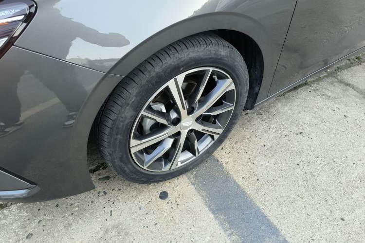 Used Geely Auto Emgrand 2023 4th Generation Champion Edition 1.5L CVT Prestige Model
