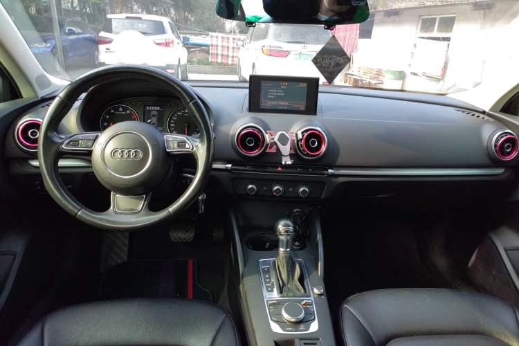 Used Audi A3 2016 Limousine 35 TFSI Prestige Edition
