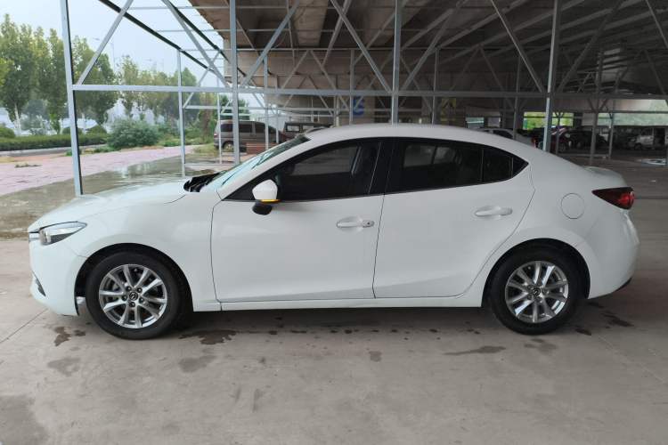 Used Mazda Mazda 3 Axela 2017 Sedan 1.5L Automatic Comfort Model Emission Standard China V
