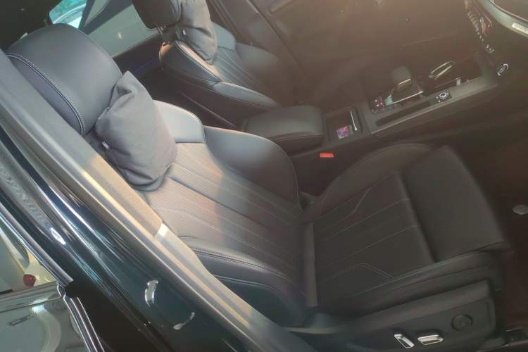 Used Audi Q5L 2025 quattro 45th Anniversary Edition 45 TFSI Luxury Dynamic Model