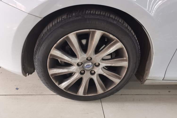 Used Volvo V40 2015 1.6T Zhiyi Edition