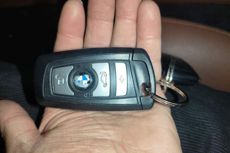 Used BMW 5 Series GT 2017 528i Leading Model
