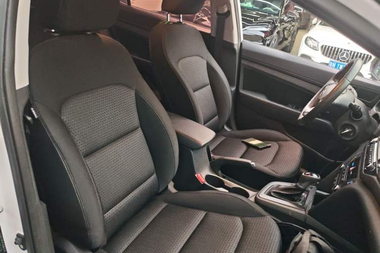 Used Hyundai Elantra 2016 1.4T Dual-Clutch Xuan Dong · Dynamic Version
