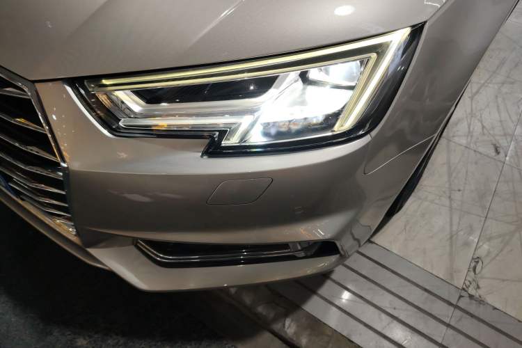 Used Audi A4L 2019 40 TFSI Ambition Version China V
