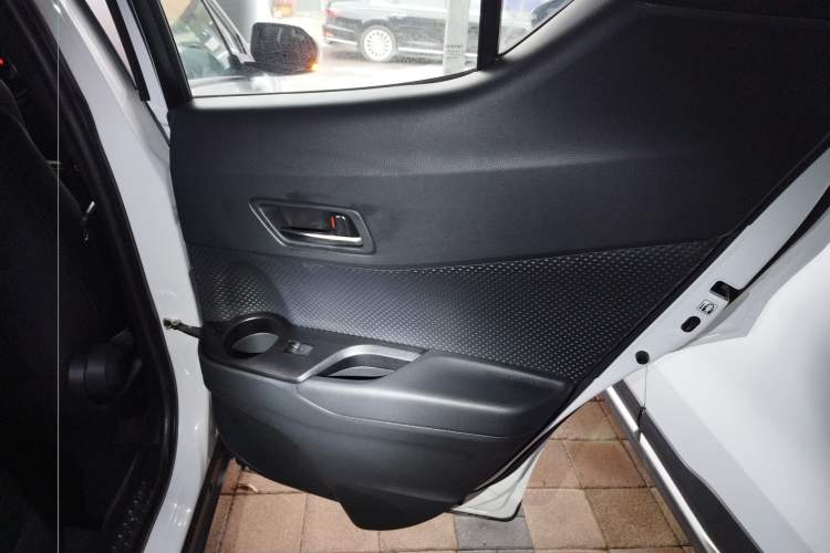 Used Toyota IZOA 2021 2.0L Enjoy Edition
