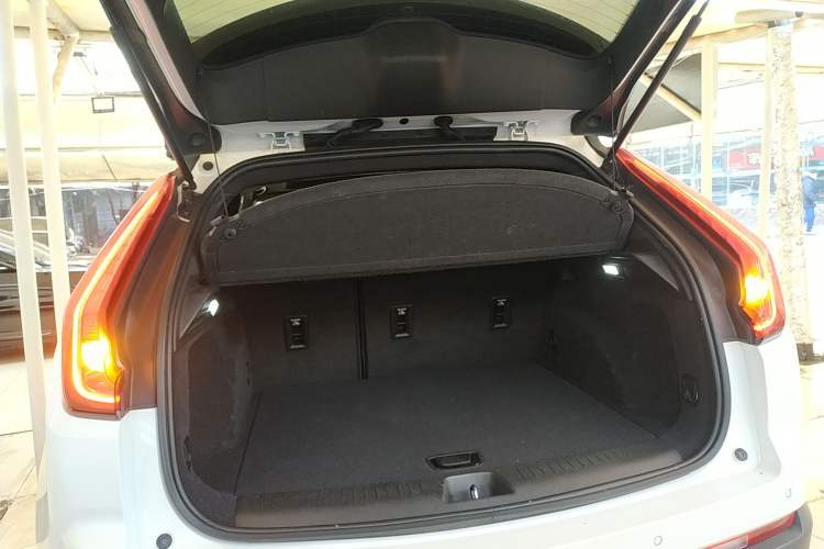 Used Cadillac XT4 2018 28T Two-Wheel Drive Tech Version
